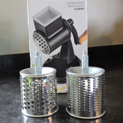 Drum grater red